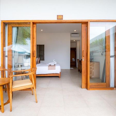 Amp Beach House Toyapakeh ภายนอก รูปภาพ