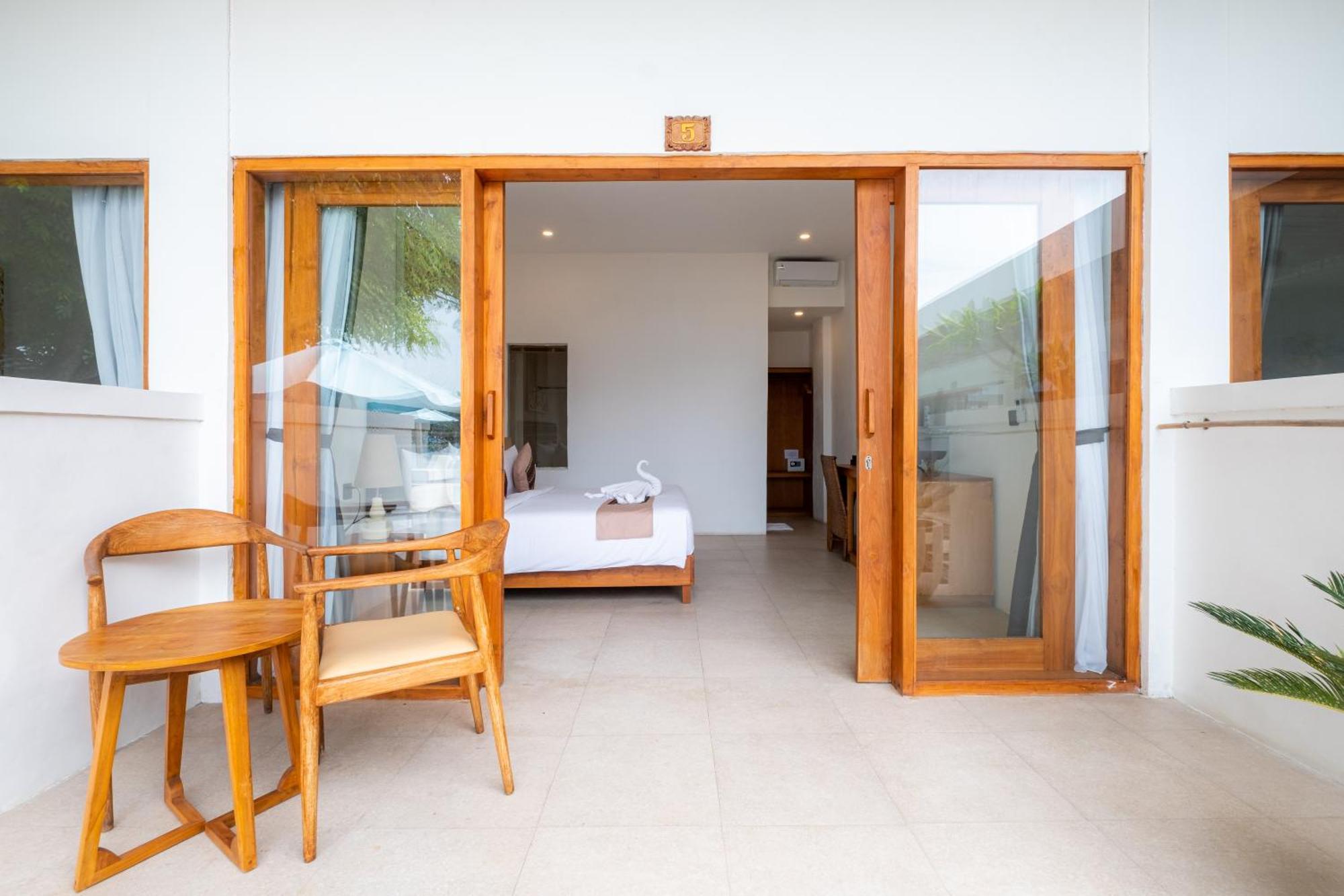 Amp Beach House Toyapakeh ภายนอก รูปภาพ